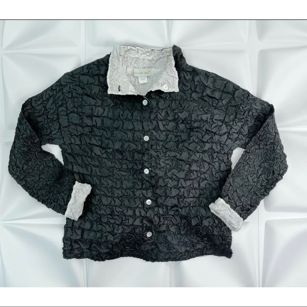 She's All That Womens Sz L Black Off White Crinkled Top Reversible